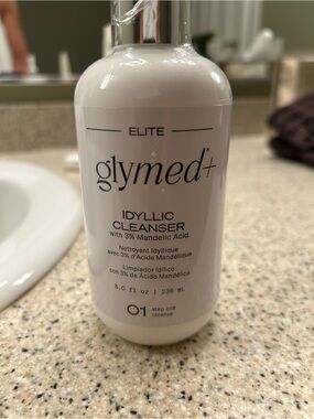 Glymed Plus Idyllic Cleanser with 3% Mandelic Acid (Retail) - (8 oz | 236 ml)